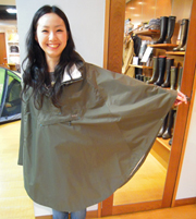 Chọn nội y sexy & thoải mái nhất hè 2013 | Áo mưa cánh dơi 04