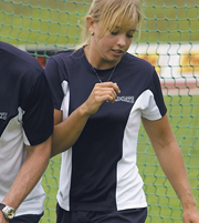 Style thu đông cho cô nàng yêu kẻ sọc | Áo thun thể thao 64