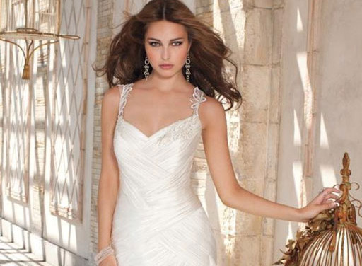 Cô dâu diện váy cưới đẹp như mơ | May Dong phuc