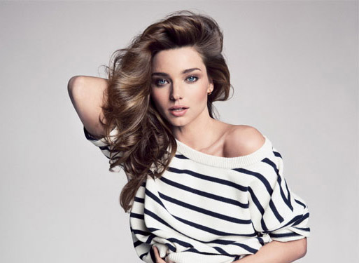 Miranda Kerr khoe cơ bụng không chút mỡ thừa | May Dong phuc