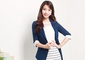 Chọn khoác đẹp cho đầm công sở ngày nắng | May Dong phuc