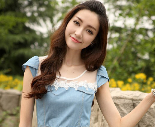 Style denim cá tính ngày mưa | May Dong phuc