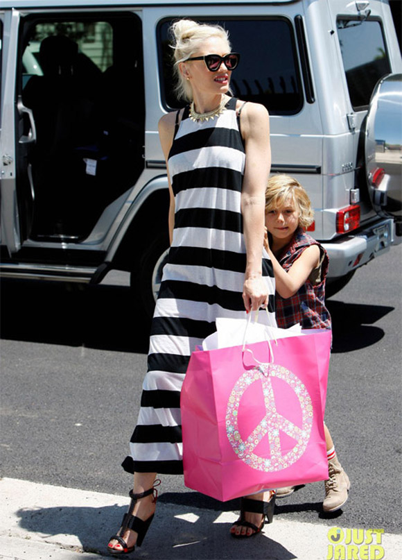 5e4f4623 f75b 47f2 8dee d6f288949743 Áo kẻ sọc nữ chưa bao giờ hết thời